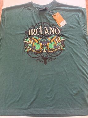 Book of Kells Ireland Celtic Lion T Shirt Green NWT Trinity College Dublin XL